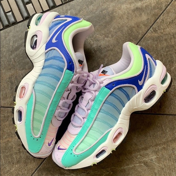 wmns air max tailwind iv